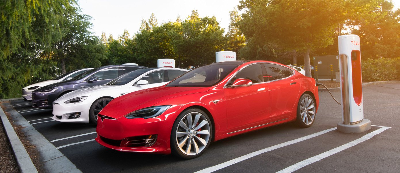 Илон Musk ha prometido desplegar una red de Supercharger de Tesla en toda europa (e incluso en kiev!)
