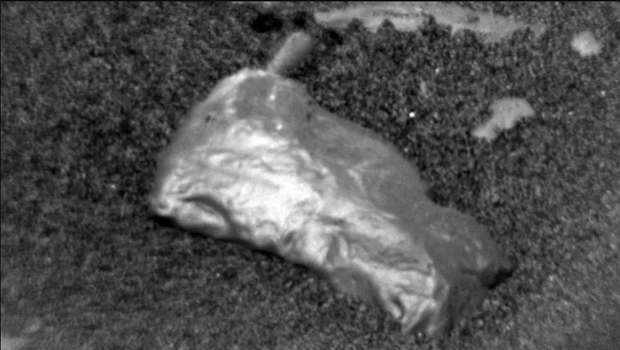 Il rover «Кьюриосити» scoperto su Marte sempre un oggetto luccicante