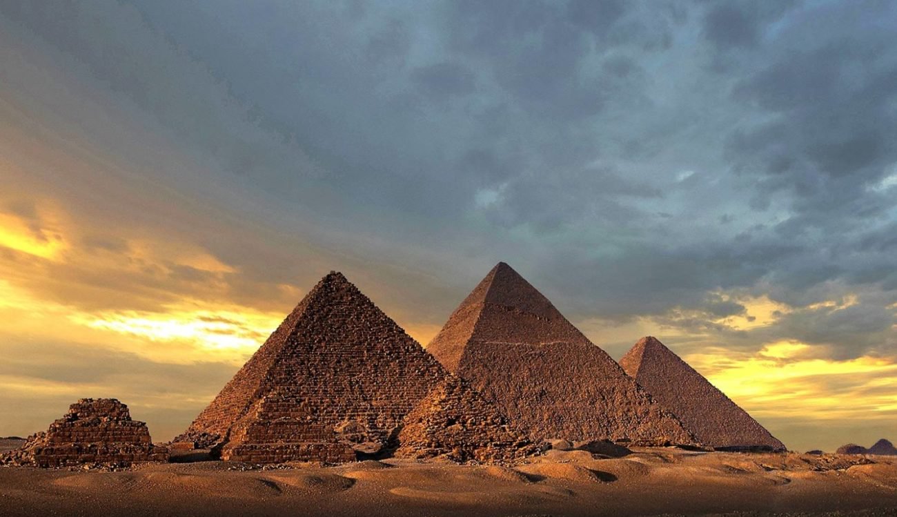 Pourquoi en visitant les pyramides sont une perte de temps?