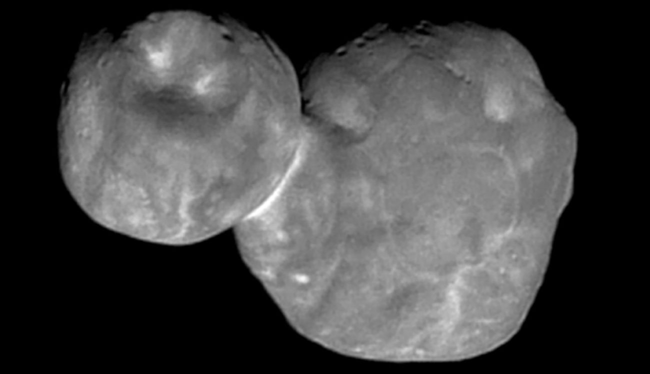 #Foto | Gruben und Narben auf der Oberfläche des Asteroiden Ultima Thule