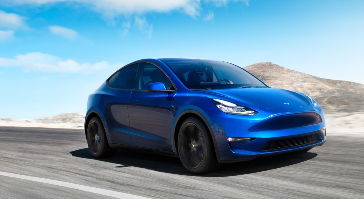 Elektrikli crossover Tesla Model Y resmen