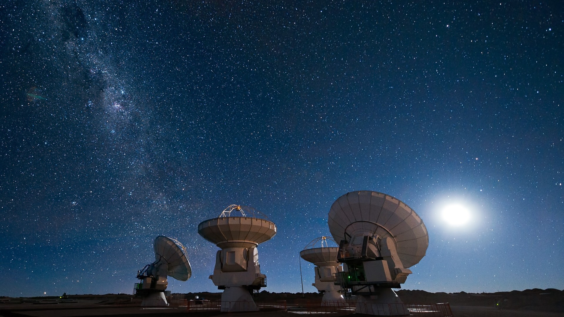 Les scientifiques de l'ESA plus précisément calculé la masse de la Voie Lactée
