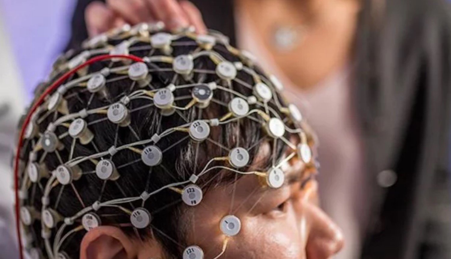 Elektryczna synchronizacja obszarów mózgu jest w stanie leczyć depresję