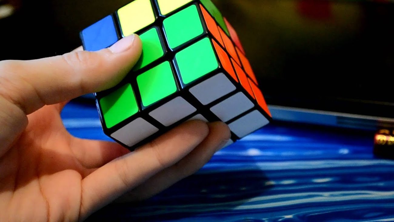 ¿Podrá ia recoger el cubo de rubik más rápido humanos?