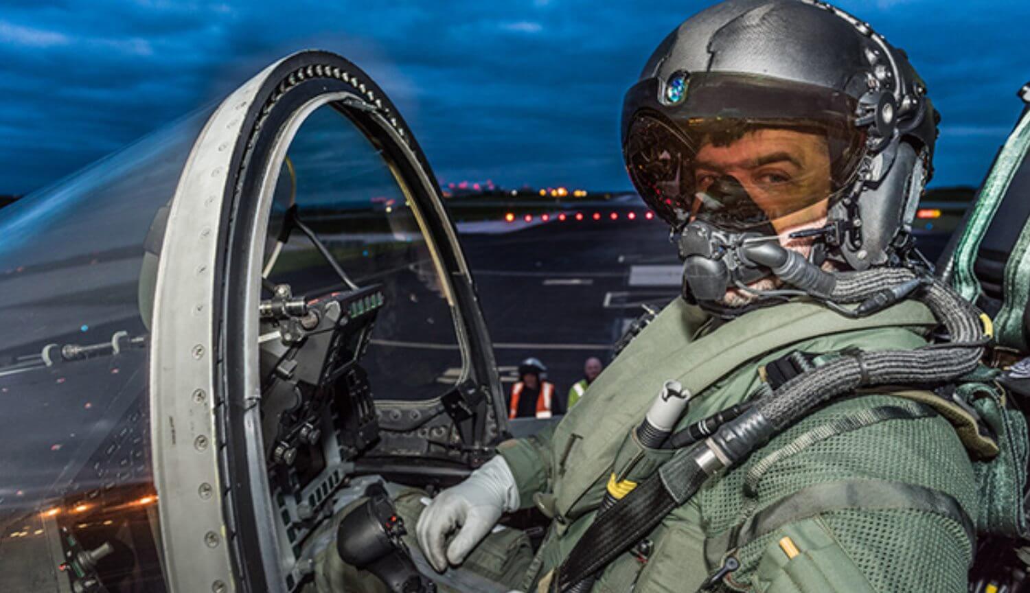 #video | il Nuovo casco del pilota consente di vedere attraverso l'aereo