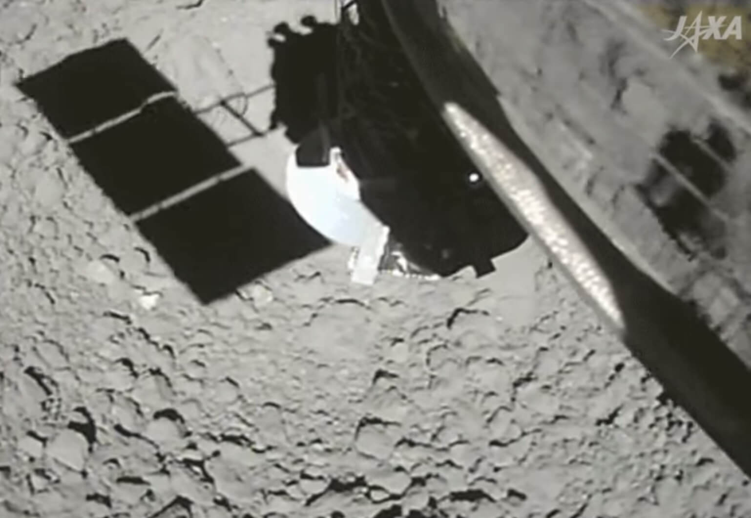 #vídeo | Japonés en la nave ha recogido muestras de tierra del asteroide. Que busca?