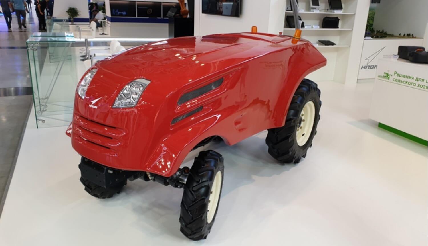 In Russia showed the first unmanned tractor