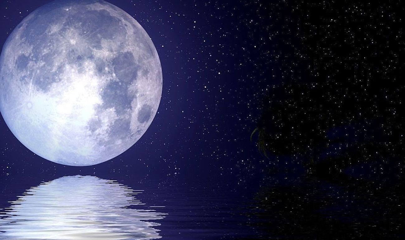 Gli scienziati pensano che sulla Luna molta più acqua di quanto si pensasse in precedenza. Volo su Marte essere!