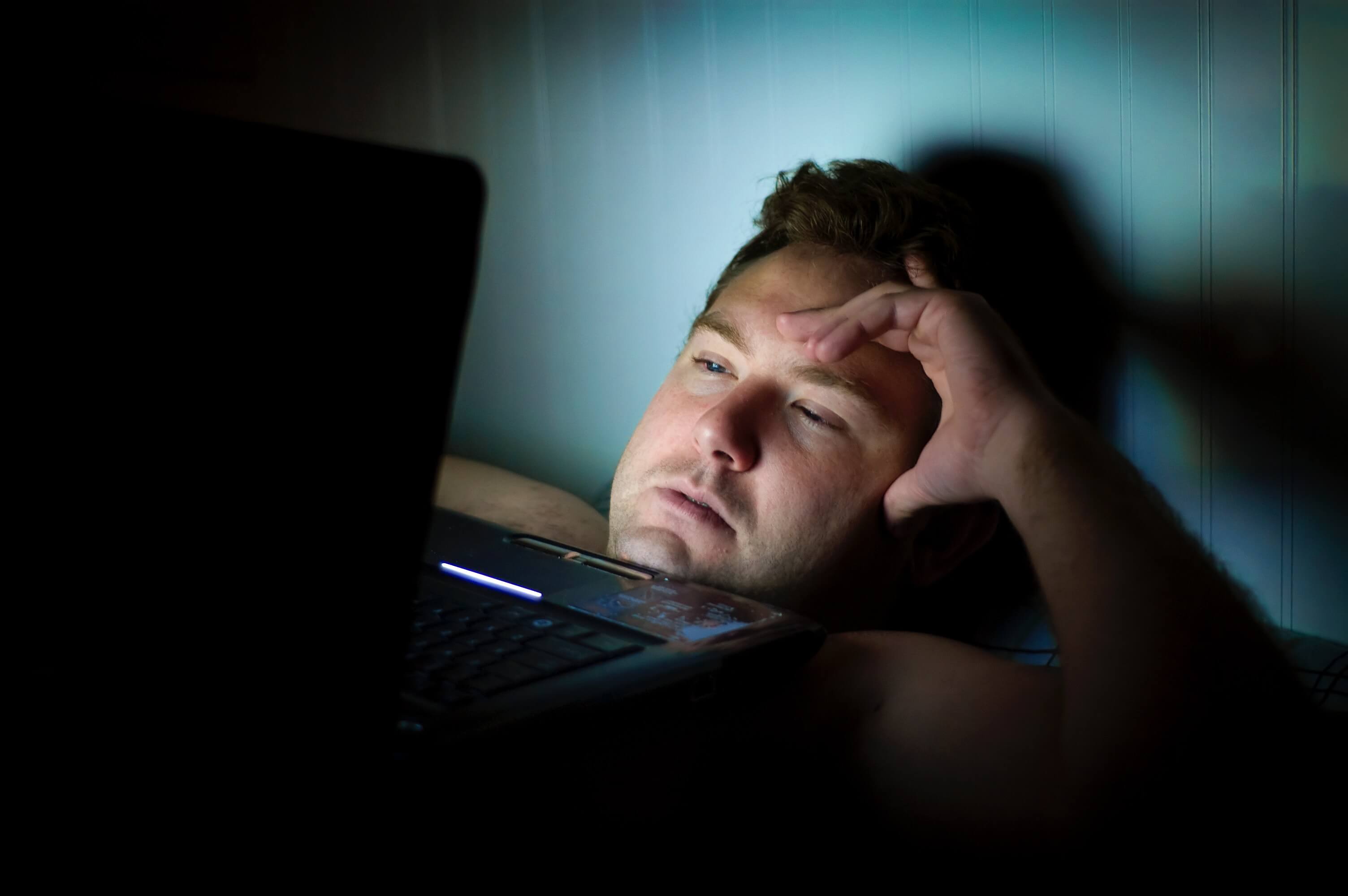 Jak zmusić człowieka spać dłużej niż zwykle?