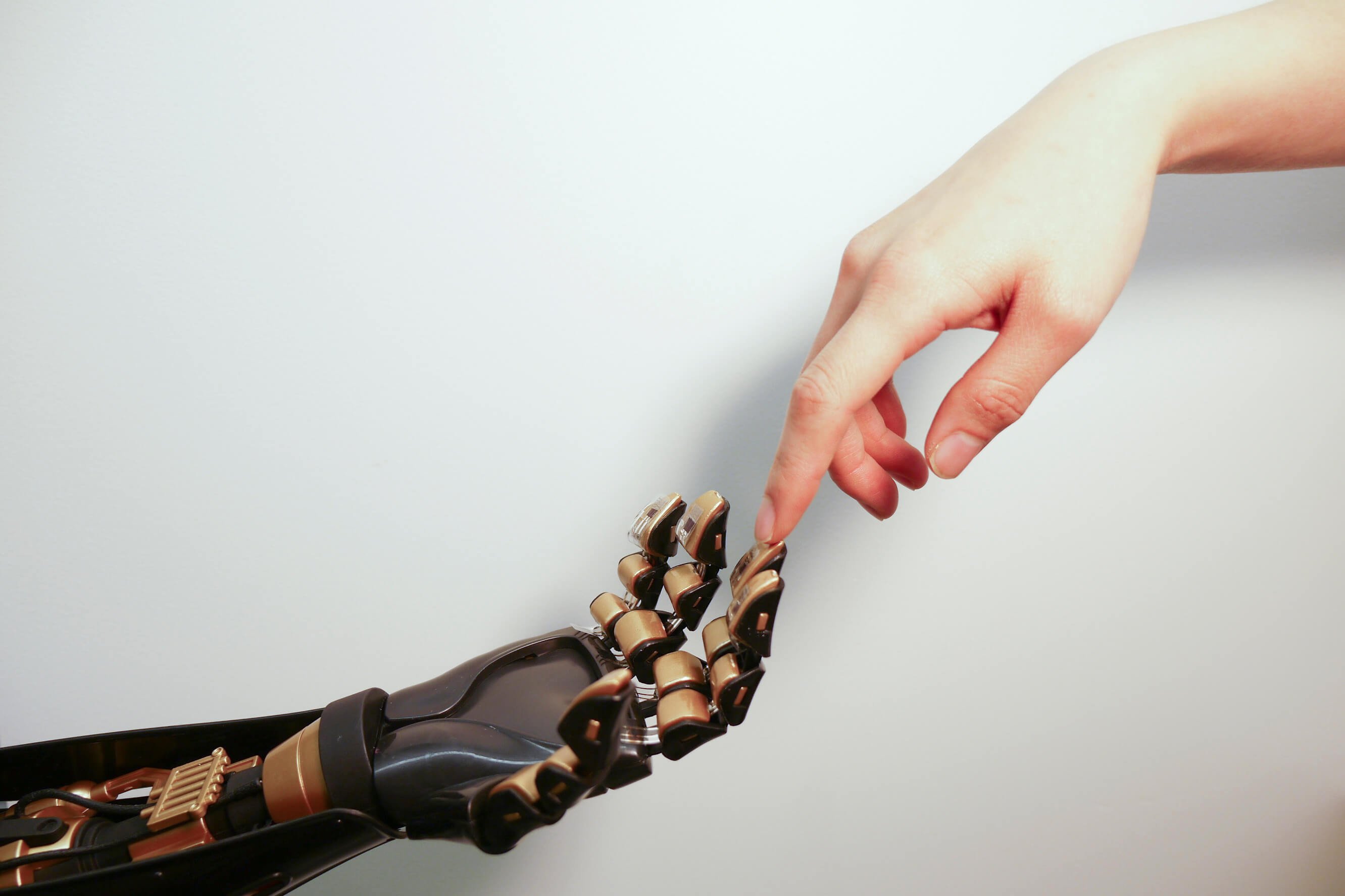 New electronic skin will allow you to control real and virtual objects