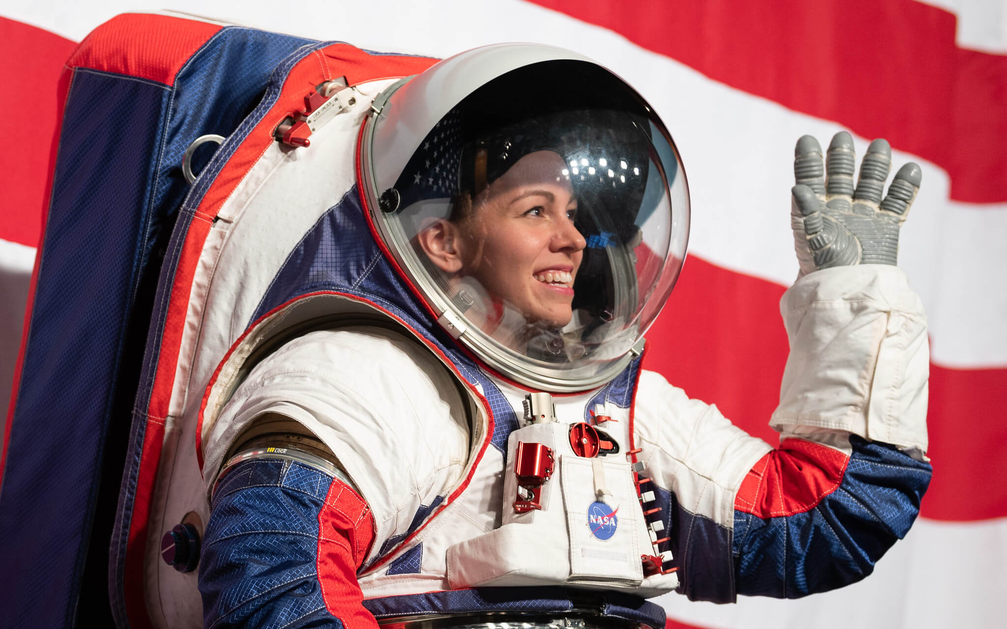 La NASA mostró un traje espacial, en la que los estadounidenses vuelvan a la luna