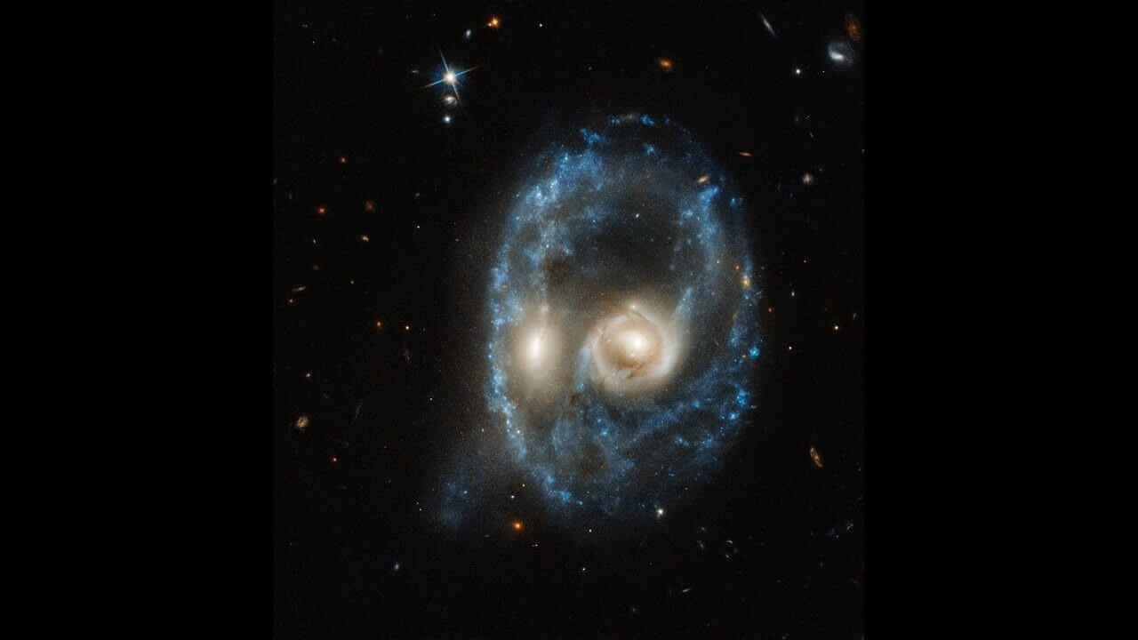 Hubble a photographié le géant effrayant de la personne qui nous regarde dans les profondeurs de l'espace