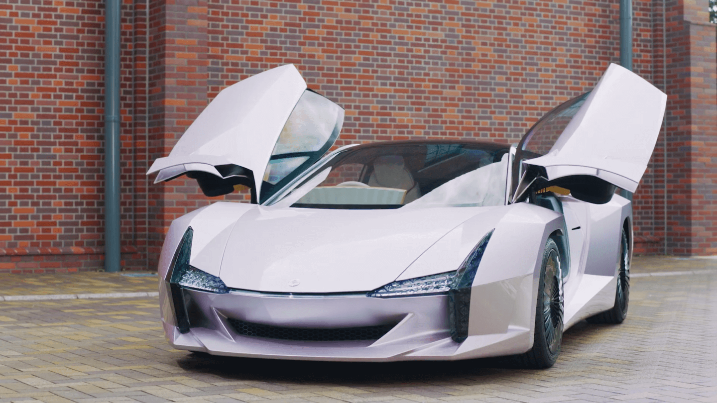 Los japoneses han hecho un coche de celulosa