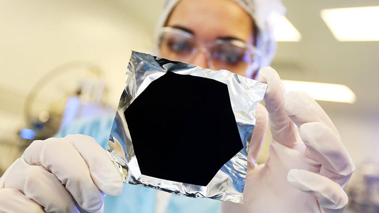 È stato sviluppato il più nero materiale del mondo