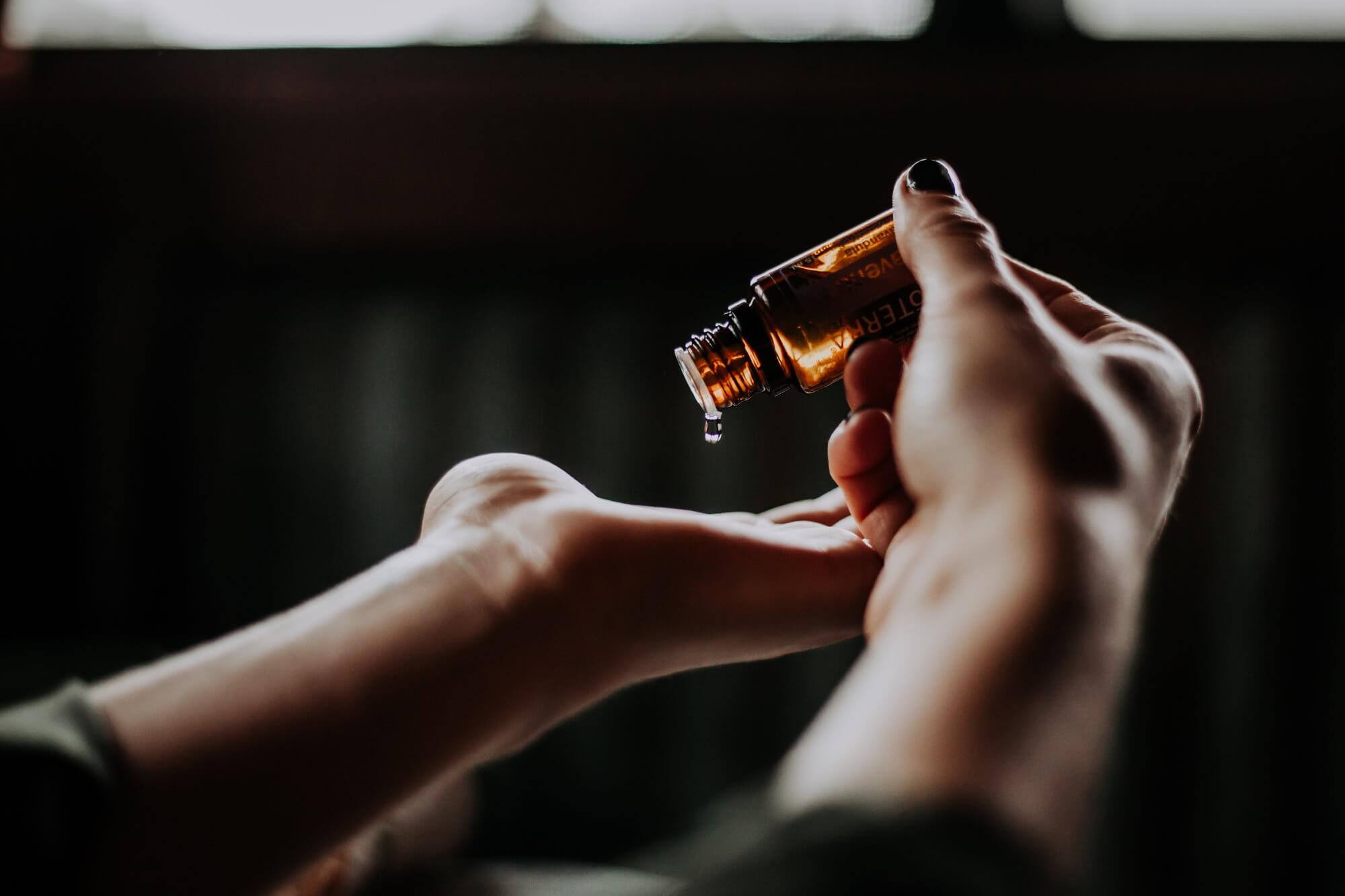 Jakie olejki eteryczne przyspieszają gojenie się ran?