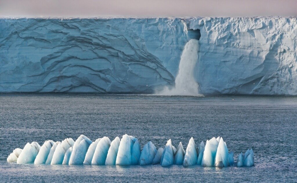 북극해가 녹는 2 배 이상 빠른 예상된다. 그 이유는 무엇입니까?