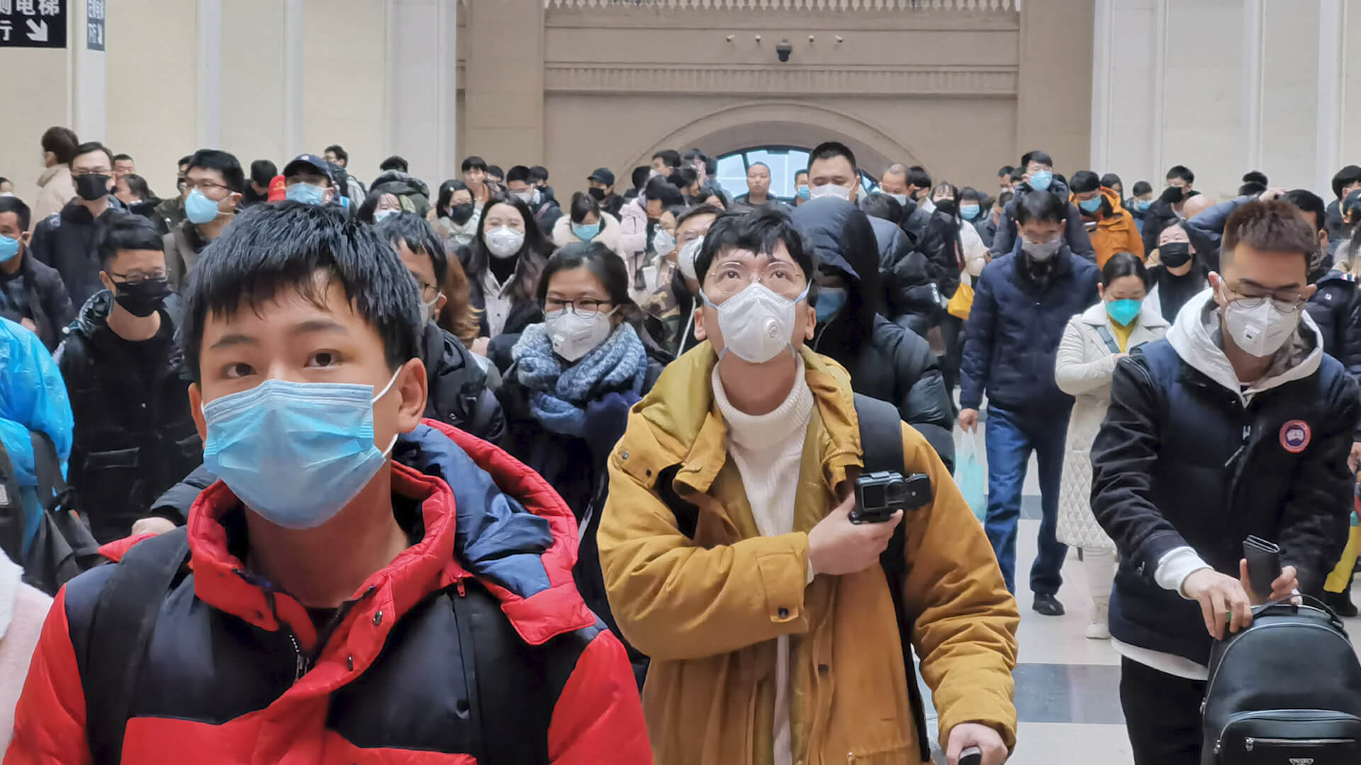 으로 중국은 어려움을 겪고 코로나에서의 중심지로 발생?