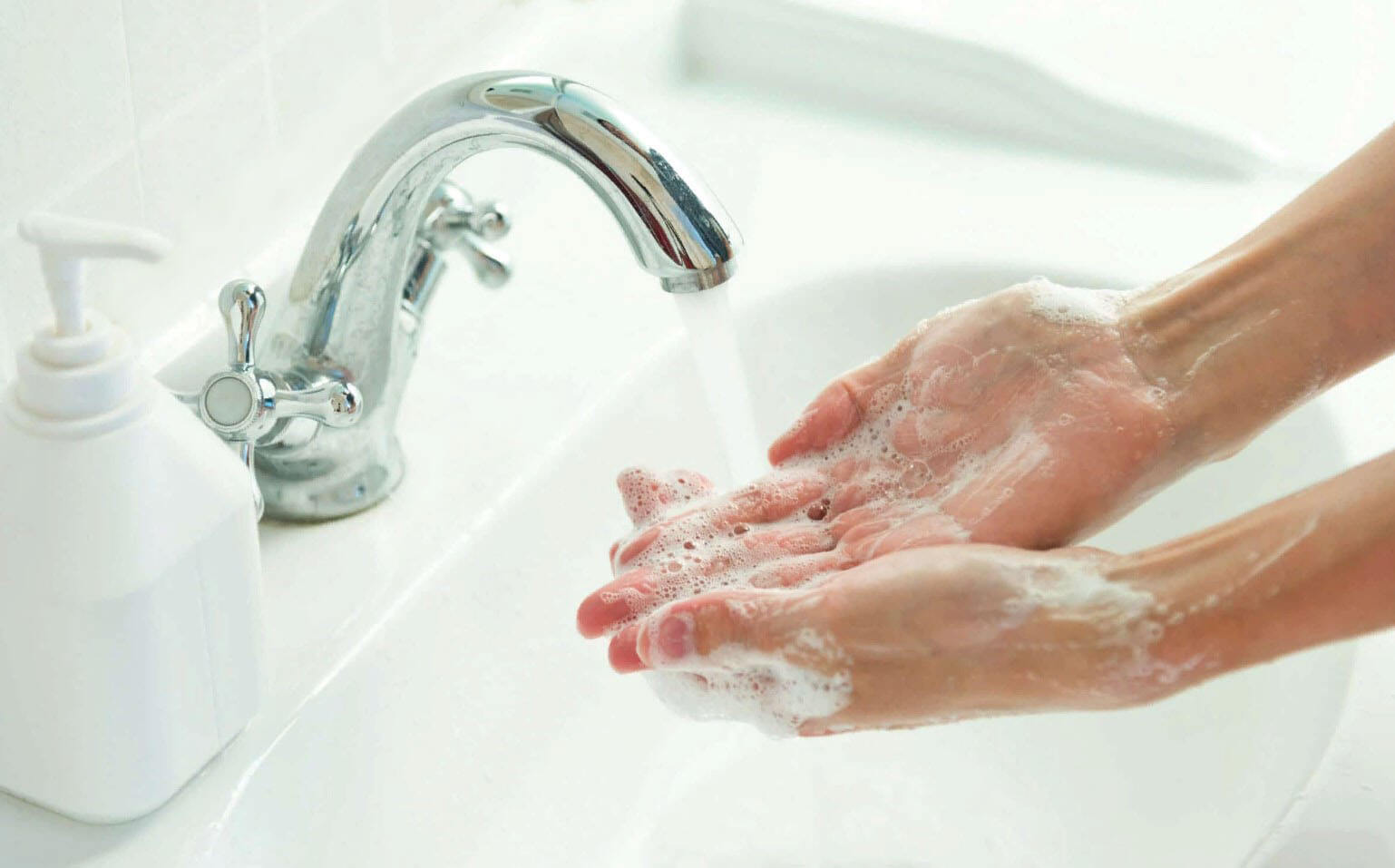 How does antibacterial hand gel?