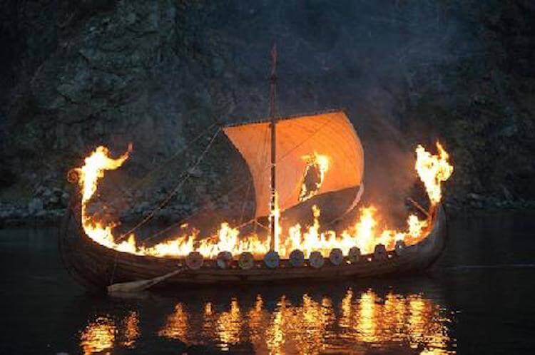 The Viking ship was buried under earth 1 000 years. Now it wants to get.