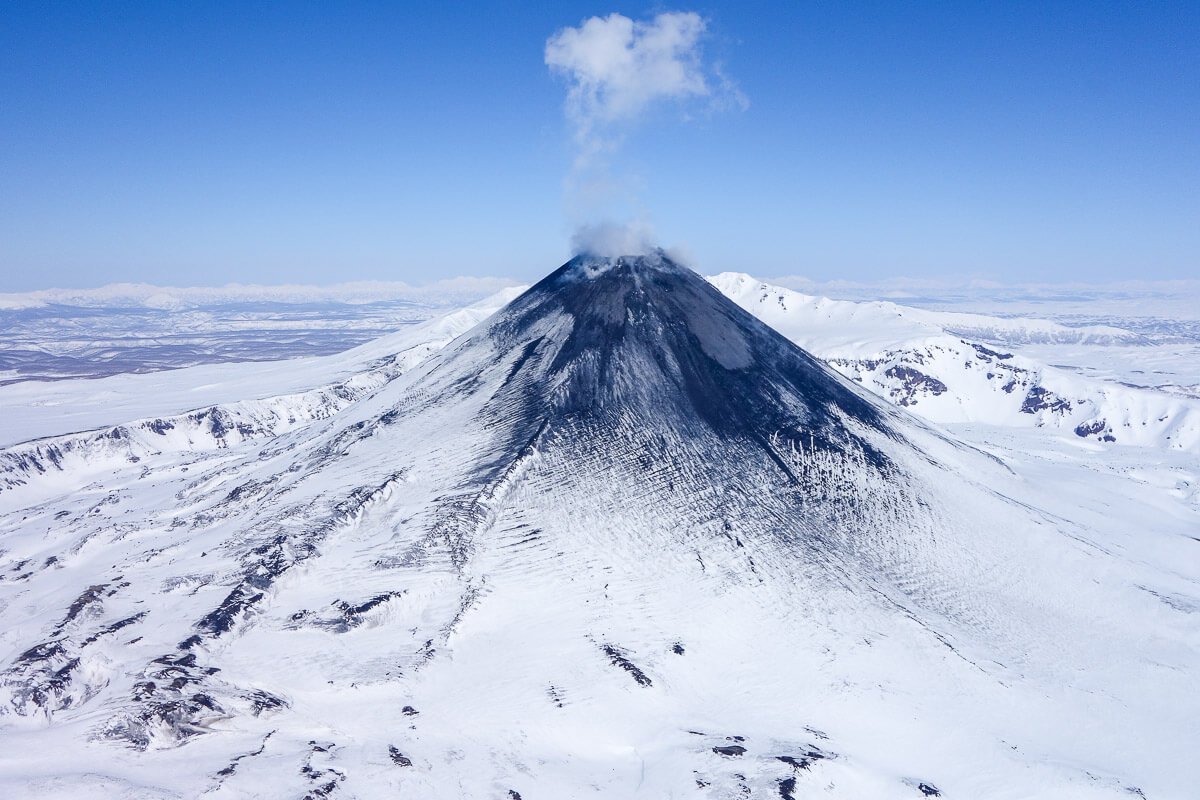 Russo vulcão em erupção especiais de diamantes. De onde eles lá vêm?