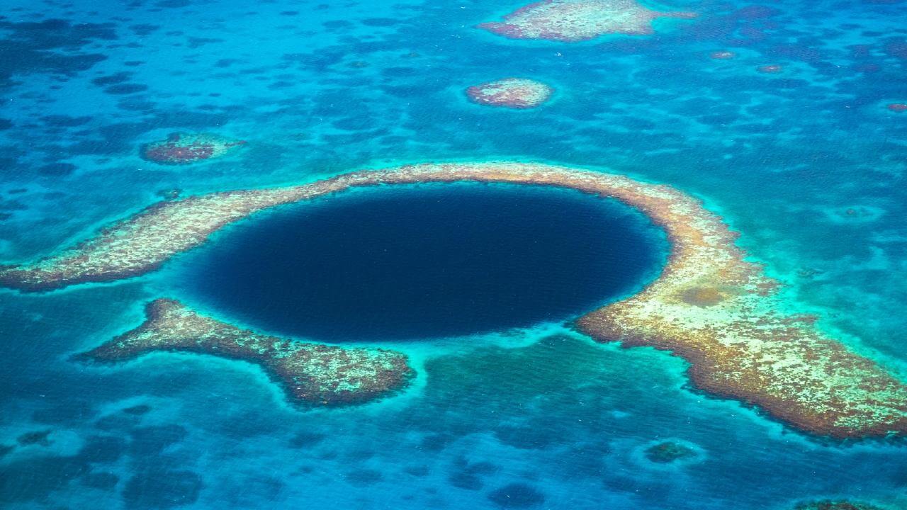 O mistério do buraco negro: os cientistas vão explorar misteriosos, os mergulhos no mar