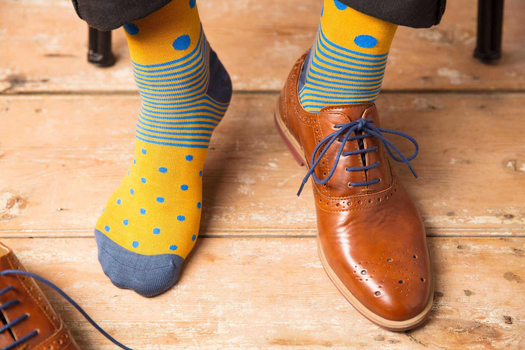 Por que os pés cheiram a queijo? As bactérias dão seus sapatos de 4 diferentes cheiro